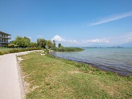 Tasteful Holiday Home in Sirmione With Pool