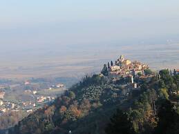 Modern Villa With Private Pool and Fenced Garden Near Lucca