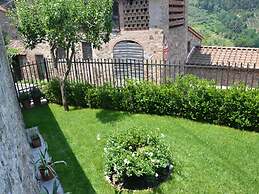 Modern Villa With Private Pool and Fenced Garden Near Lucca