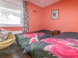 Fantastic Large Holiday Home With Pool for 8 People in Rosas