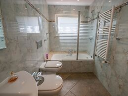 Fantastic Large Holiday Home With Pool for 8 People in Rosas