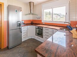 Fantastic Large Holiday Home With Pool for 8 People in Rosas
