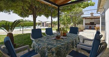 Belvilla by OYO Tabou