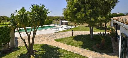 Belvilla by OYO Tabou