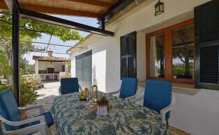 Belvilla by OYO Tabou