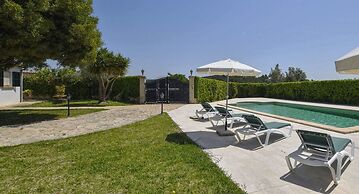 Belvilla by OYO Tabou