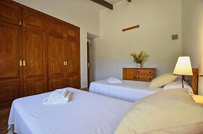 Belvilla by OYO Tabou