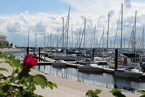 Lovely Bungalow near Sea in Elmenhorst