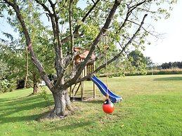 Lovely Bungalow near Sea in Elmenhorst