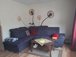 Sunny Holiday Apartment at the Forest Büdnerreihe