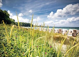 Sunny Holiday Apartment at the Forest Büdnerreihe