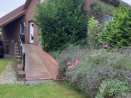 Sunny Holiday Apartment at the Forest Büdnerreihe