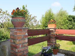 Charming Apartment With Terrace in Steffenshagen