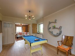 Beautiful Holiday Home in Redu With Whirlpool