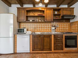 Spacious Villa in Tinjan With Pool