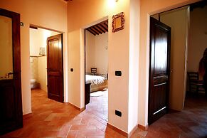 Farmhouse in Asciano With Pool & BBQ