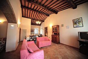 Farmhouse in Asciano With Pool & BBQ