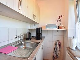Quaint Apartment in Pepelow near Sea