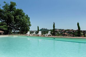 Mansion in Montefiascone Near Rocca dei Papi