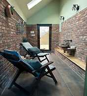 Lovely Holiday House With Big, Private Garden, Near Well Known SPA Cen