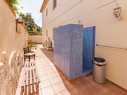 Modern Apartment in Roses With Swimming Pool