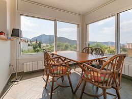 Modern Apartment in Roses With Swimming Pool