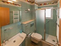 Modern Apartment in Roses With Swimming Pool