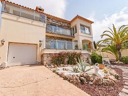 Modern Apartment in Roses With Swimming Pool