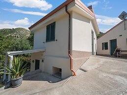 Belvilla by OYO Casa Vacanza Villa Garden Bilo