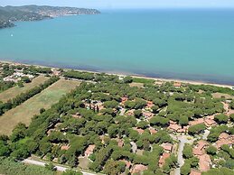 Close to the Sea, Air-conditioned