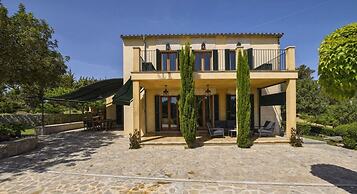 Belvilla by OYO Alzina