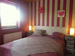 Cosy Holiday Home in Vodelee With Private Garden