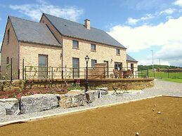 Cosy Holiday Home in Vodelee With Private Garden