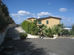 Belvilla by OYO Lunedi