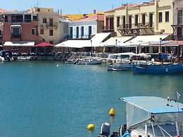 Stylish Villa in Loutra with Private Pool & Garden near Sea Beach