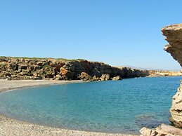 Stylish Villa in Loutra with Private Pool & Garden near Sea Beach