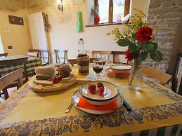 Farmhouse in the Marche With Swimming Pool