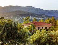 Sprawling Vlilla in Malades
