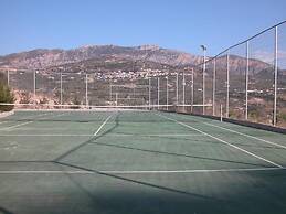 Sprawling Vlilla in Malades