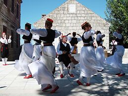 Exclusive Villa with Private Pool & Huge Fenced Property near Dubrovni