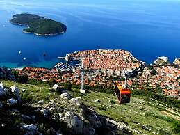 Exclusive Villa with Private Pool & Huge Fenced Property near Dubrovni