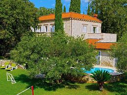 Exclusive Villa with Private Pool & Huge Fenced Property near Dubrovni