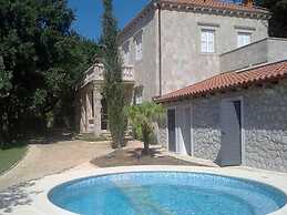 Exclusive Villa with Private Pool & Huge Fenced Property near Dubrovni