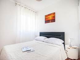 Luxury Apartment With Private Balcony in Quiet Area