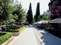 Luxury Apartment With Private Balcony in Quiet Area