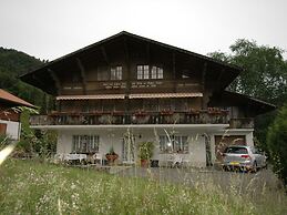 Pristine Home in a Charming Village, Large Grassy Sunbathing Area, Vie