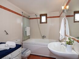 Modern Holiday Home in Sfakaki