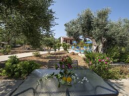 Modern Holiday Home in Sfakaki