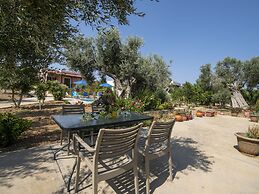 Modern Holiday Home in Sfakaki