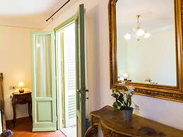 Nice Farmhouse in Montecatini Terme with Sauna & Hot Tub